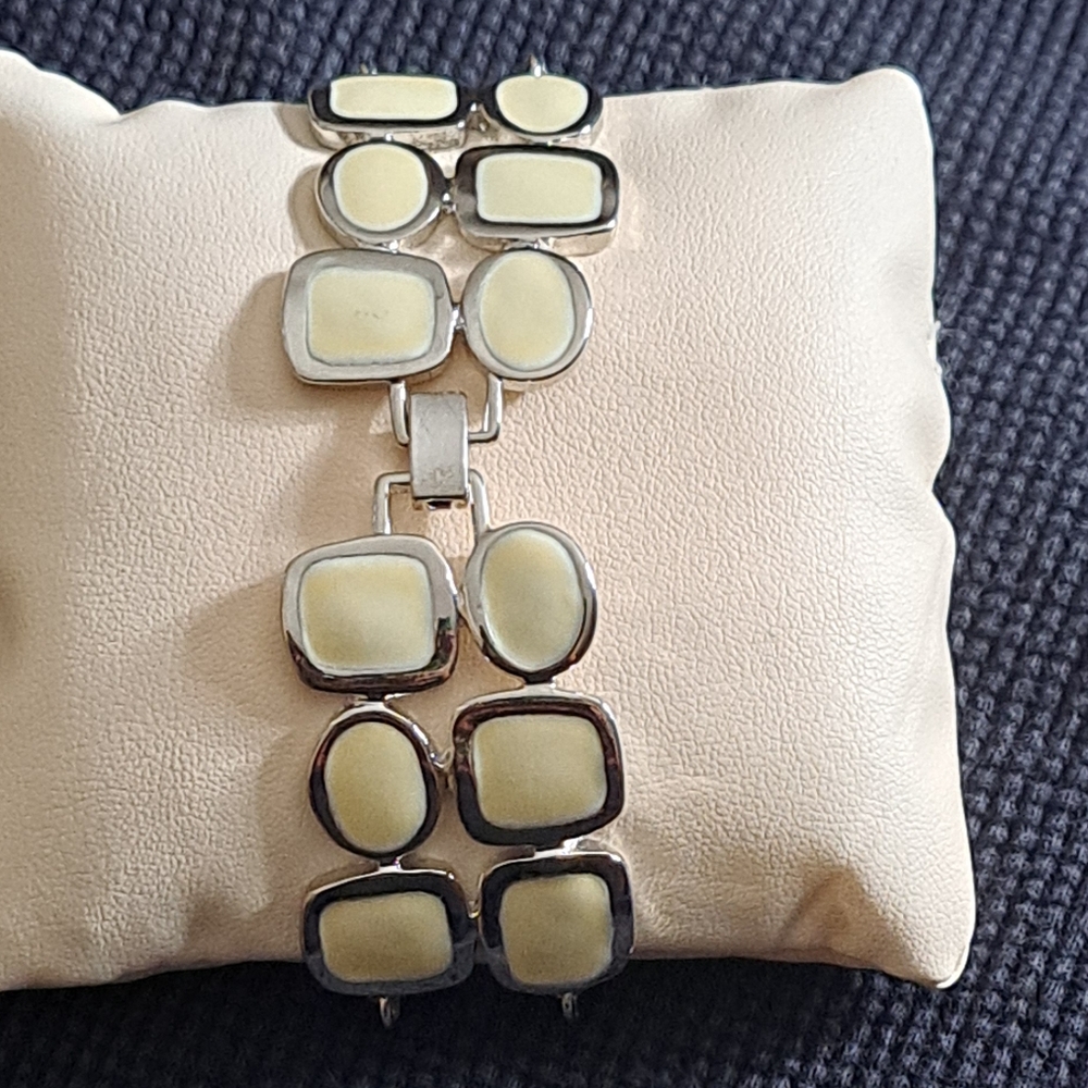 Lia Sophia "French Tip" Cream/Silver Enamel Geometric Double Link Bracelet NWOT - Picture 2 of 7
